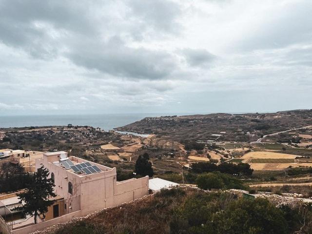Spacious, Bright, Valley & Sea View Maisonette Xagħra エクステリア 写真