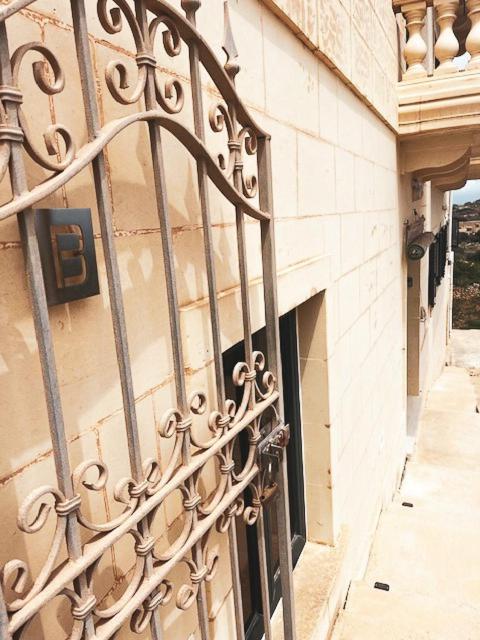 Spacious, Bright, Valley & Sea View Maisonette Xagħra エクステリア 写真