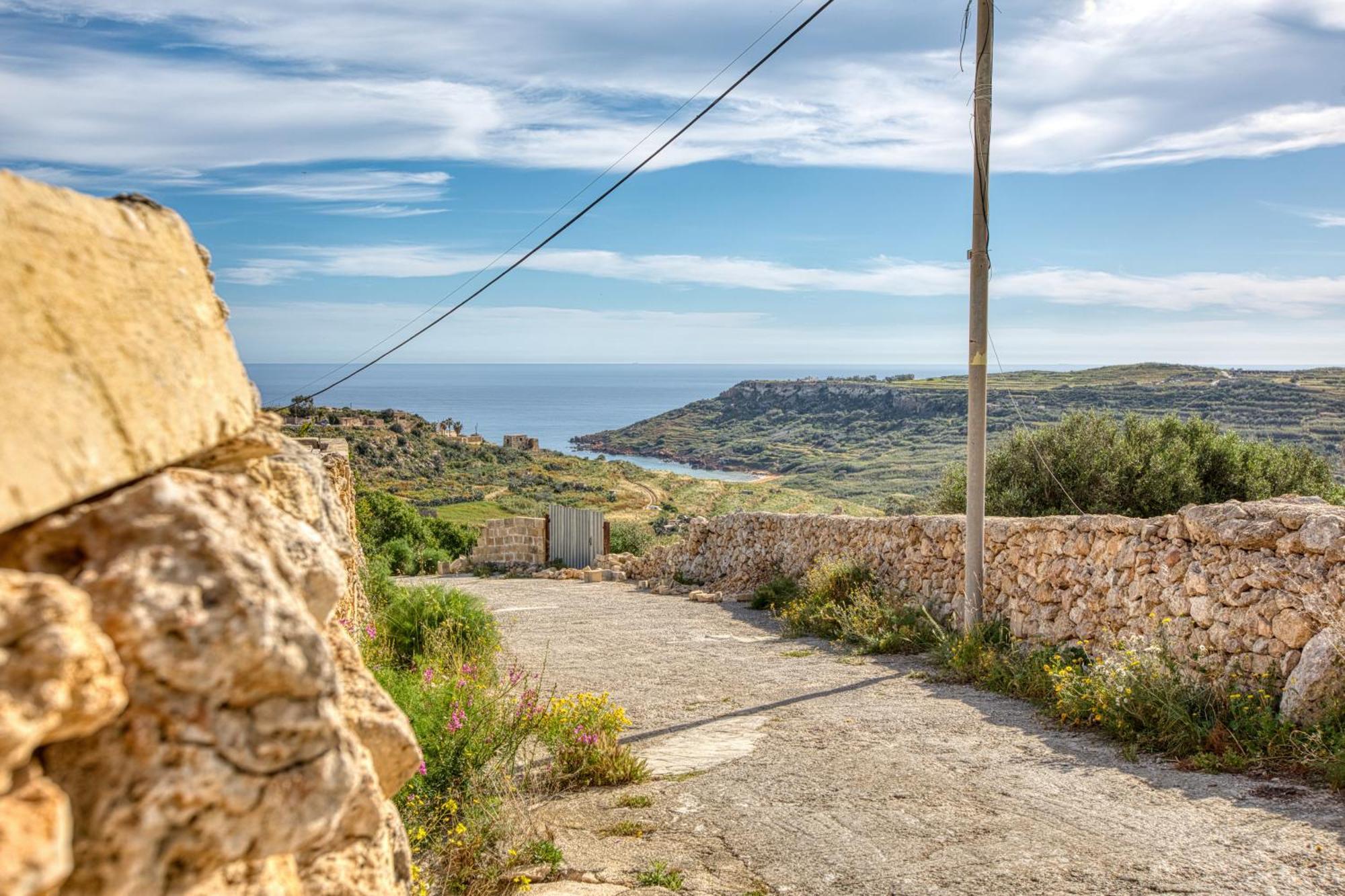 Spacious, Bright, Valley & Sea View Maisonette Xagħra エクステリア 写真