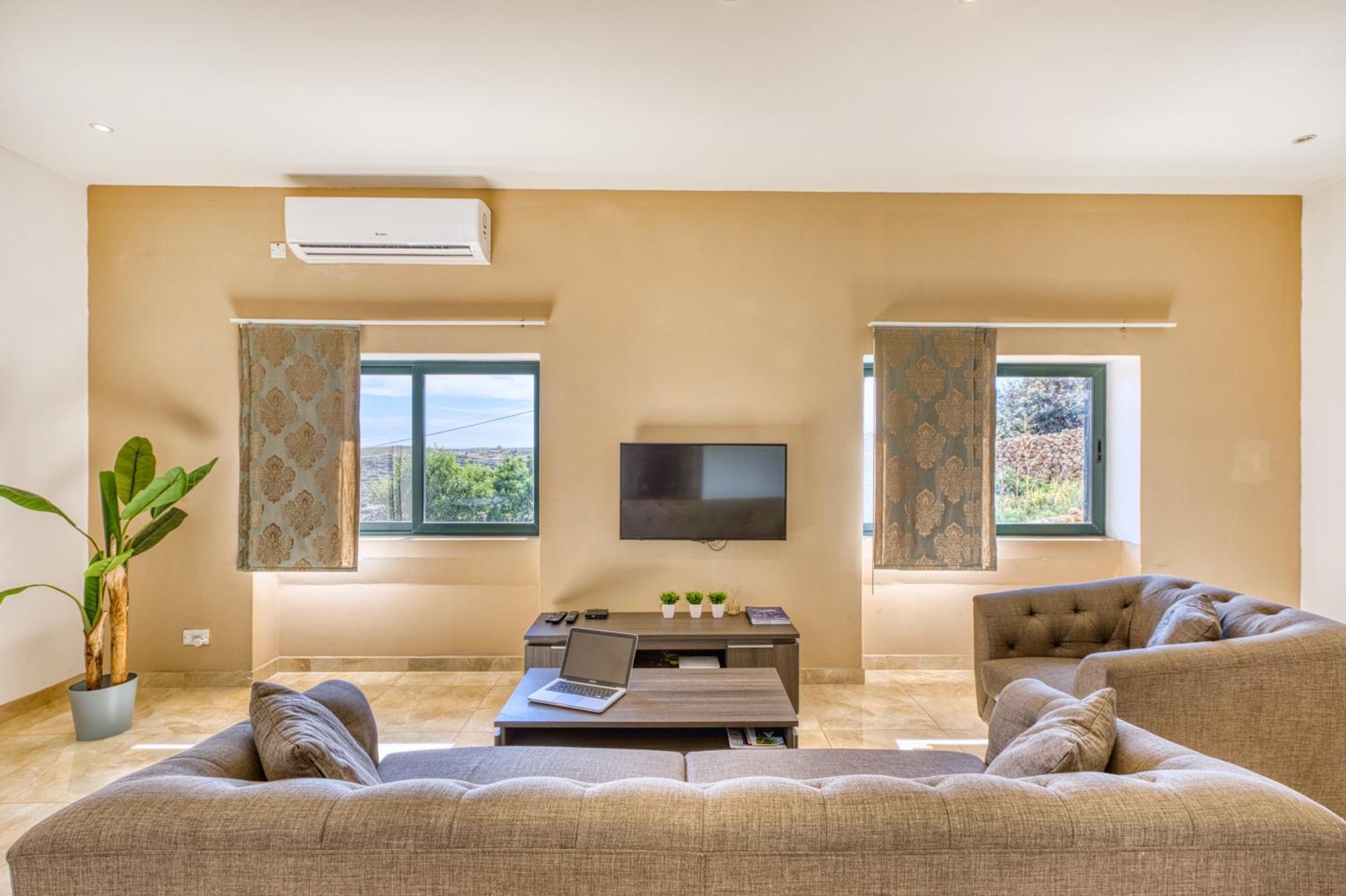 Spacious, Bright, Valley & Sea View Maisonette Xagħra エクステリア 写真