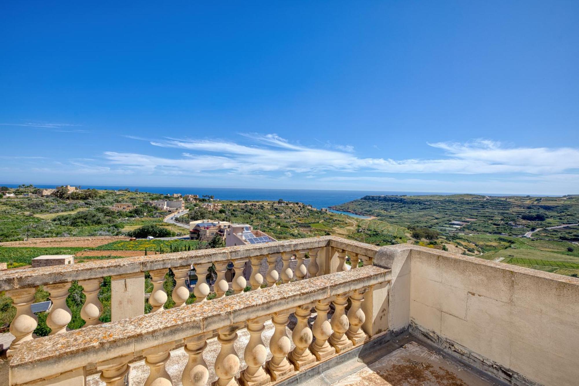 Spacious, Bright, Valley & Sea View Maisonette Xagħra エクステリア 写真